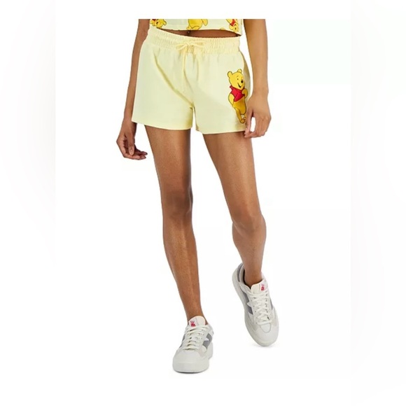 Disney Junior’s Buttercup Yellow Winnie The Pooh Shorts with Pink Shirt Graphic - Picture 7 of 8